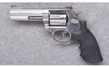 Smith & Wesson ~ Model 686-6 ~ 357 Magnum - 2 of 5