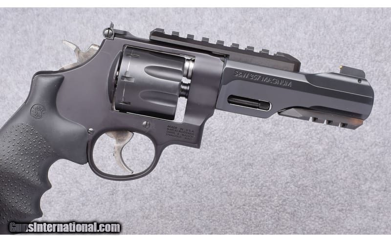 Smith & Wesson ~ Modek 327 TRR8 ~ 357 Magnum