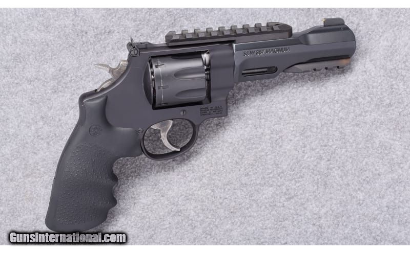 Smith & Wesson ~ Modek 327 TRR8 ~ 357 Magnum