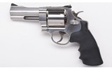 Smith & Wesson ~ Model 610-3 ~ 10mm Auto - 3 of 5