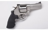 Smith & Wesson ~ Model 610-3 ~ 10mm Auto