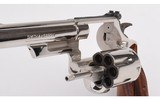 Smith & Wesson ~ Model 29-2 ~ .44 Magnum - 4 of 7