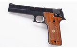 Smith & Wesson ~ 422 ~ .22 LR - 2 of 5