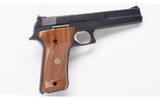 Smith & Wesson ~ 422 ~ .22 LR