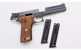 Smith & Wesson ~ 422 ~ .22 LR - 4 of 5
