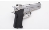 Smith & Wesson ~ 5906 ~ 9mm Luger - 1 of 4