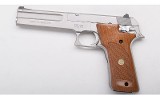 Smith & Wesson ~ Model 2206 ~ .22 LR - 2 of 2