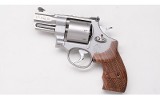 Smith & Wesson ~ Model 627-5 Performance Center ~ .357 Magnum - 2 of 3