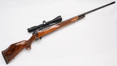 Weatherby ~ Mark V ~ .300 Weatherby Magnum - Image 1 of 9