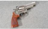 Smith & Wesson Model 29-10 .44 MAG - 1 of 4