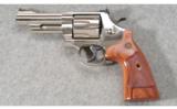 Smith & Wesson Model 29-10 .44 MAG - 2 of 4