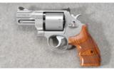 Smith & Wesson Model 627-5 PC .357 MAG - 2 of 4
