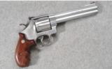 Smith & Wesson Model 629-4 Classic DX .44 MAG - 1 of 1