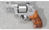Smith & Wesson Model 627-6 .357 MAG - 2 of 4