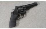 Smith & Wesson327 .357 Mag. - 1 of 4