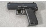 Heckler & Koch USP Compact .40 S&W - 2 of 4