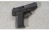 Heckler & Koch USP Compact .40 S&W - 1 of 4