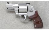 Smith & Wesson Model 627-5 PC .357 MAG - 2 of 4