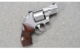 Smith & Wesson Model 627-5 PC .357 MAG - 1 of 4