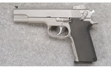 Smith & Wesson ~ 1006 ~ 10mm Auto - 2 of 4