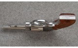 Smith & Wesson ~ 64 ~ .38 Special - 3 of 4