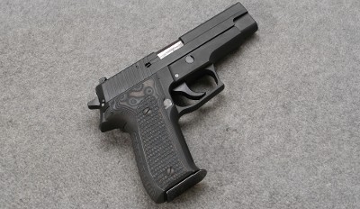 Sig Sauer ~ P226 ~ 9mm Luger