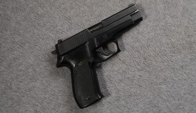 Sig Sauer ~ P226 ~ 9mm Luger