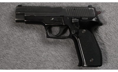 Sig Sauer ~ P226 ~ 9mm Luger - Image 2 of 4