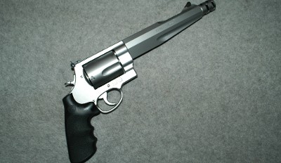 Smith & Wesson ~ 500 ~ Performance Center - Image 1 of 4