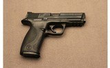 Smith & Wesson ~ M&P40 ~ .40 S&W - 1 of 4