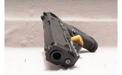 Smith and Wesson M&P M2.0 9MM - Image 3 of 5