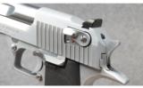 Magnum Research Desert Eagle Stainless .50 AE - 3 of 4