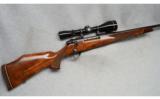 Weatherby Mark V with scope, .257 Wby. Mag. - 1 of 8