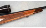Weatherby Mark V Left Hand with Leupold Scope, .300 Magnum - 6 of 8