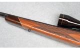 Weatherby Mark V Left Hand with Leupold Scope, .300 Magnum - 8 of 8