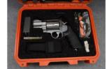 Smith & Wesson 500 ES Emergency Survival Kit, .500 S&W Mag. - 4 of 5