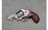 Smith & Wesson Model 629-6 .44 mag - 1 of 2