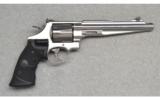 Smith & Wesson ~ 629-6 Performance Center ~ .44Mag - 1 of 2