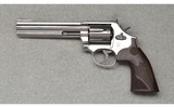 Smith & Wesson ~ 686-6 ~ .357 Magnum - 3 of 7