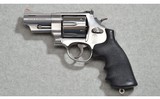 Smith & Wesson ~ 629-5 ~ .44 Magnum - 3 of 5