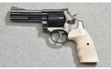 Smith & Wesson ~ 586-3 ~ .357 Magnum - 3 of 5