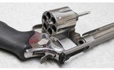 Smith & Wesson ~ Model 629-6 ~ .44 Magnum - 6 of 7