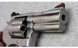 Smith & Wesson ~ 686-6 ~ .357 Magnum - 6 of 7
