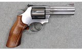 Smith & Wesson ~ 686-6 ~ .357 Mag - 1 of 7