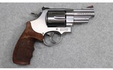 Smith & Wesson ~ 629-6 ~ .44 magnum - 1 of 4