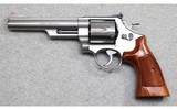 Smith & Wesson ~ 629-1 ~ .44 Magnum - 2 of 6