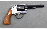 Smith & Wesson
Model 10 5
.38 S&W