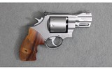 Smith & Wesson ~ Model 627-5 ~ .357 Magnum