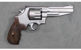 Smith & Wesson ~ Model 627-5 ~ .357 Magnum