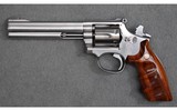 Smith & Wesson ~ Model 648 ~ .22 Magnum - 2 of 3